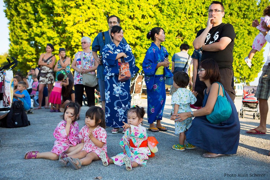 Bon-Odori-20120814-041-CPR.jpg